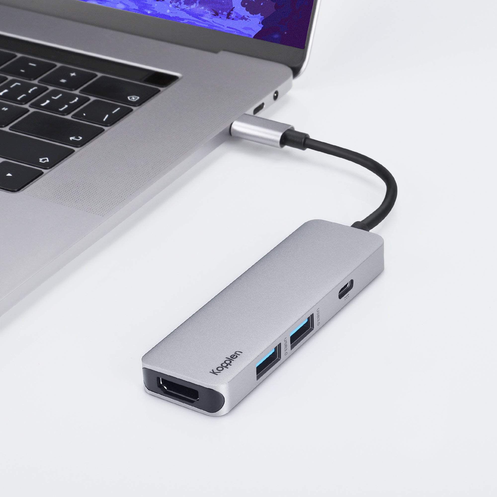 Hub plugged into laptop