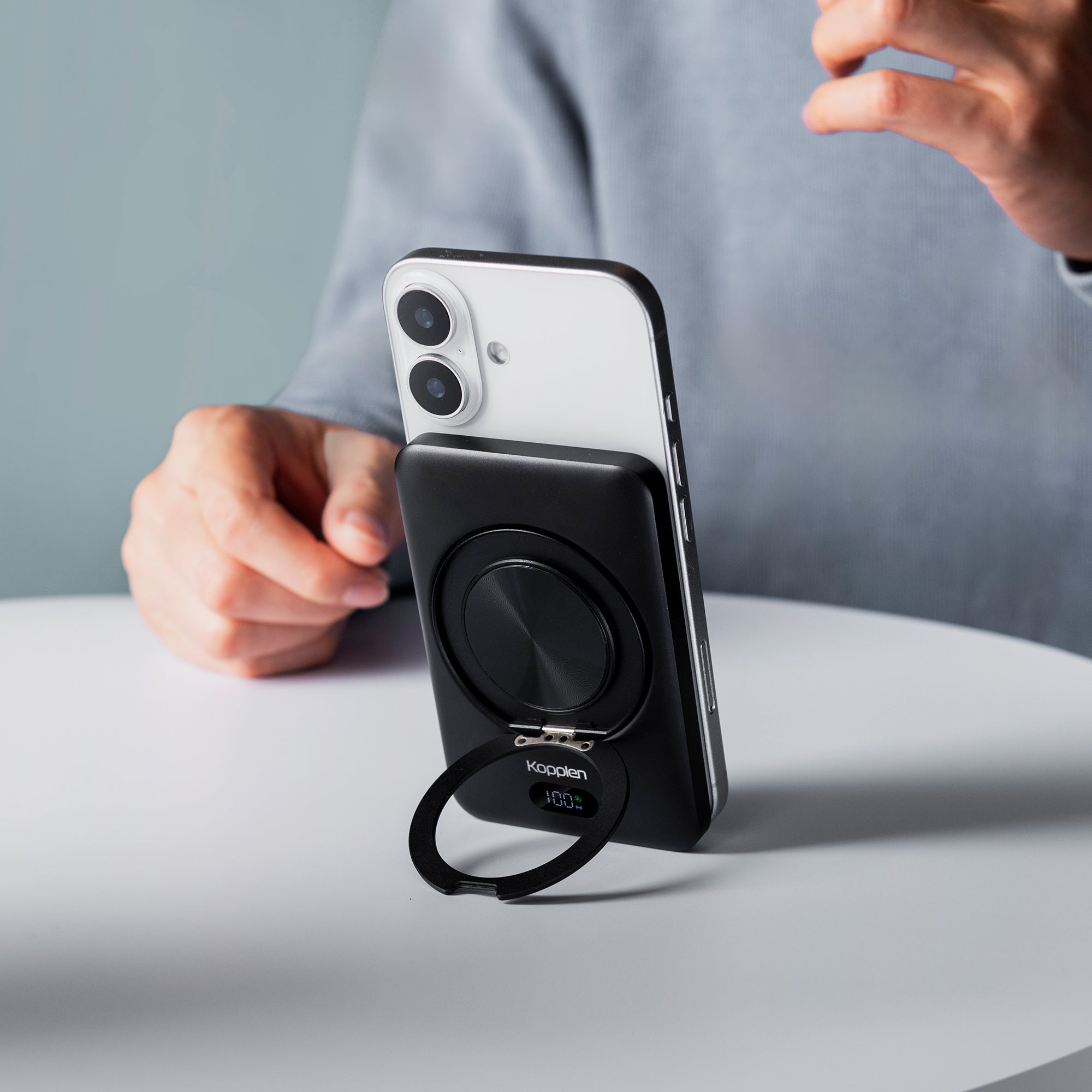 MagZone™ Power Bank 5,000mAh | Folding Stand